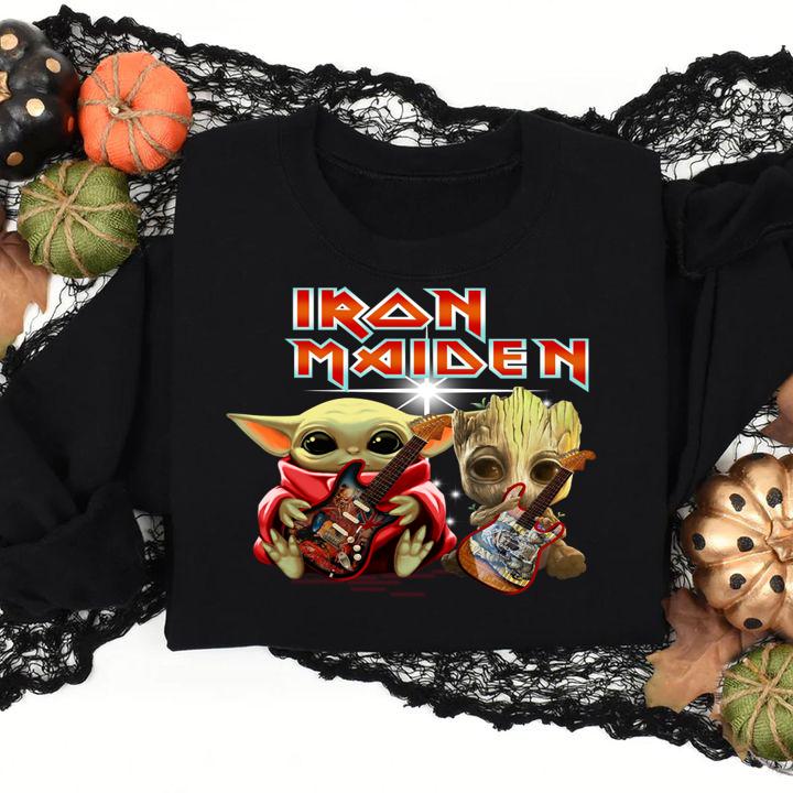 Baby Yoda And Baby Groot Play Guitar Iron Maiden t-shirt sweatshirt