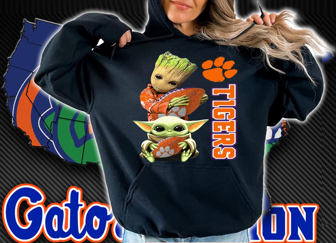 Baby Groot And Baby Yoda Hug Clemson Tigers t-shirt hoodie