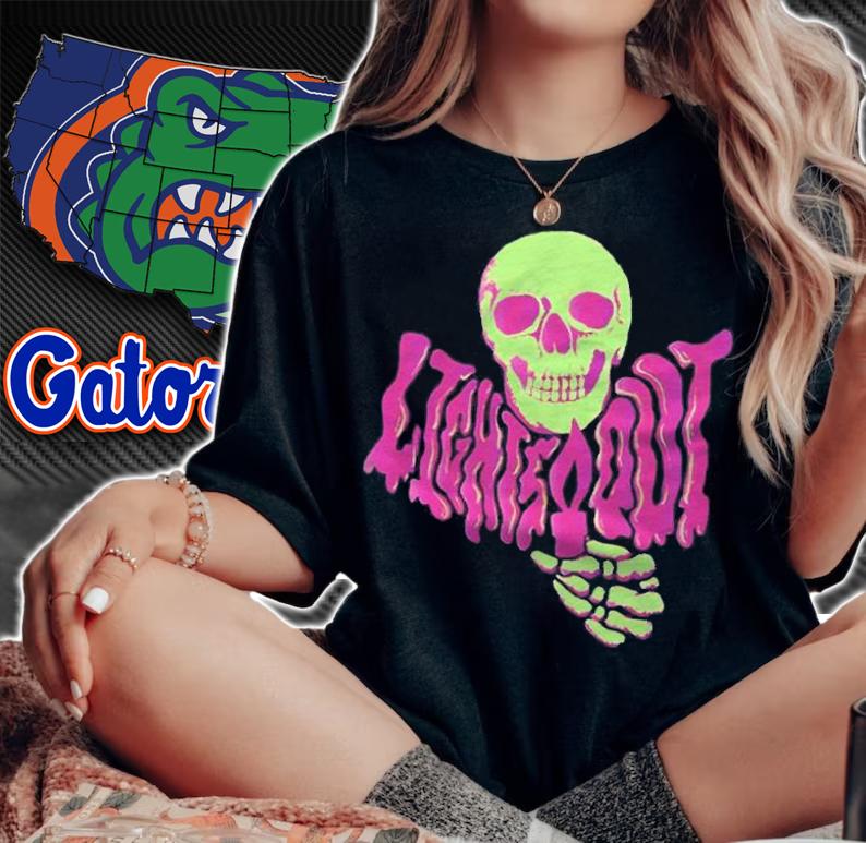 Lights out podcast Skull T-shirt woman shirt